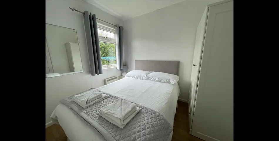 DETACHED HOLIDAY CHALET - 3 Bedrooms, WALKING DISTANCE OF CROYDE BAY 