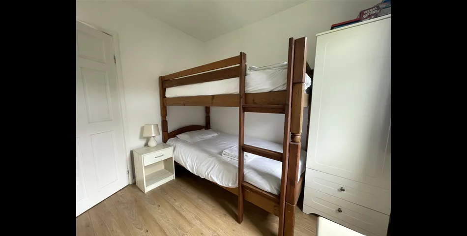 DETACHED HOLIDAY CHALET - 3 Bedrooms, WALKING DISTANCE OF CROYDE BAY 