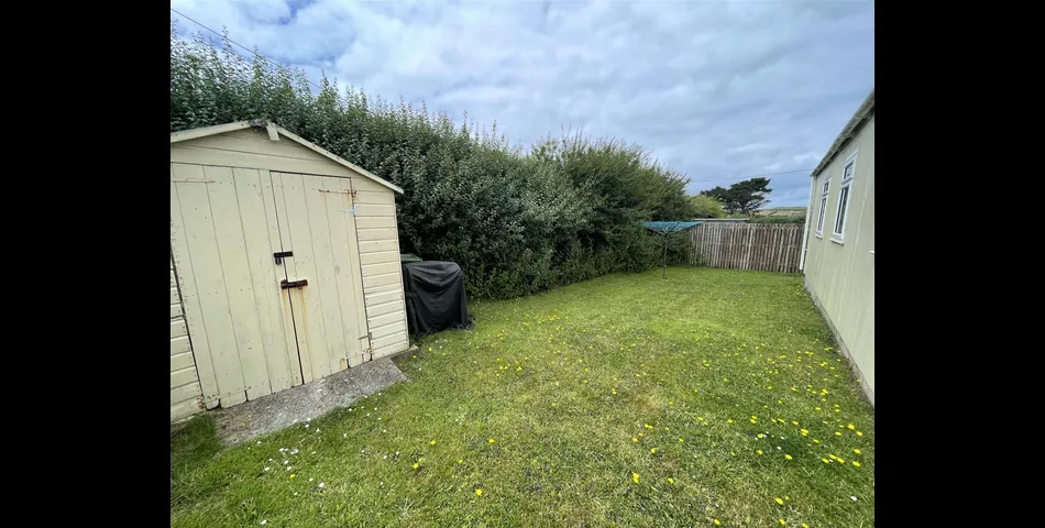 DETACHED HOLIDAY CHALET - 3 Bedrooms, WALKING DISTANCE OF CROYDE BAY 