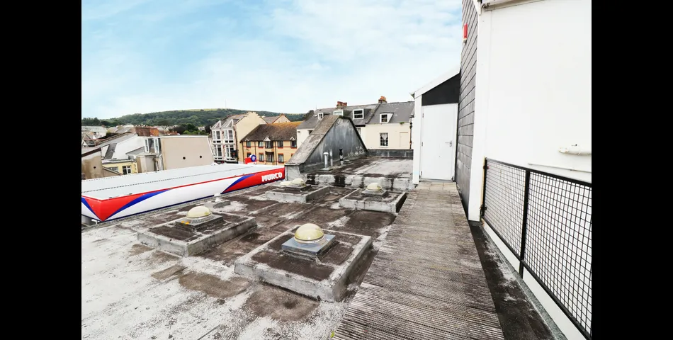 End of terrace office building