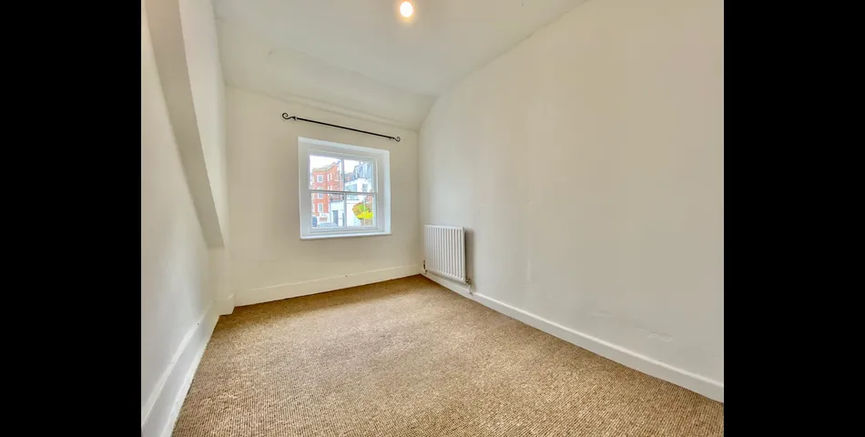 A charming characterful cottage located just 100 metres from the picturesque harbour