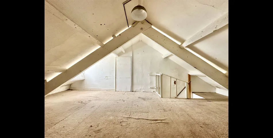 Spacious semi-detached family home in the sea front area of the town