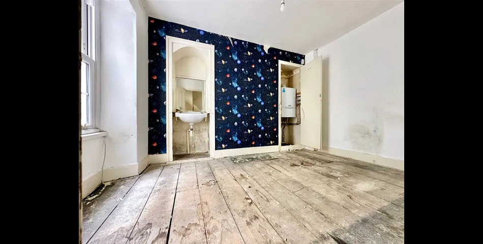 Spacious semi-detached family home in the sea front area of the town