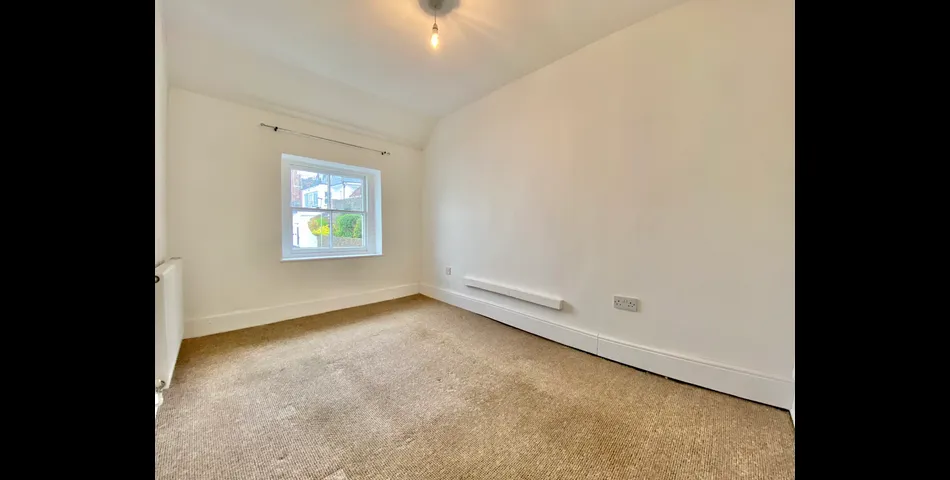 A charming characterful cottage located just 100 metres from the picturesque harbour