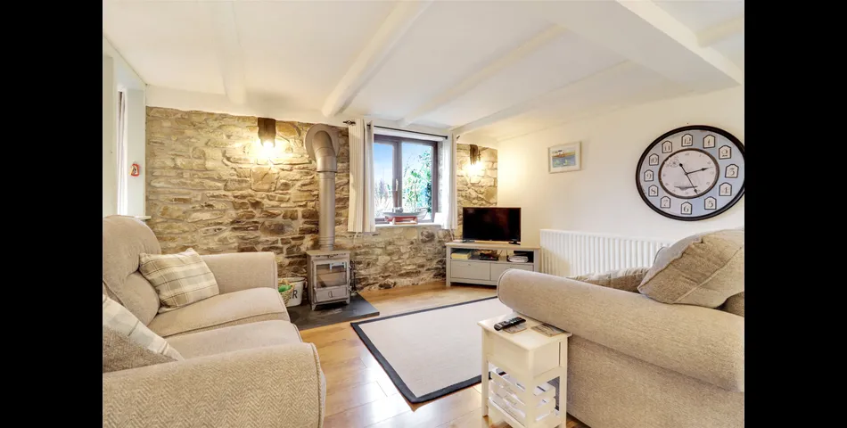 TWO BEDROOM HOLIDAY HOME IN WOOLSERY, NORTH DEVON ONLY 4 MILES FROM THE COAST - IDEAL 2ND HOME OR HOLIDAY LET