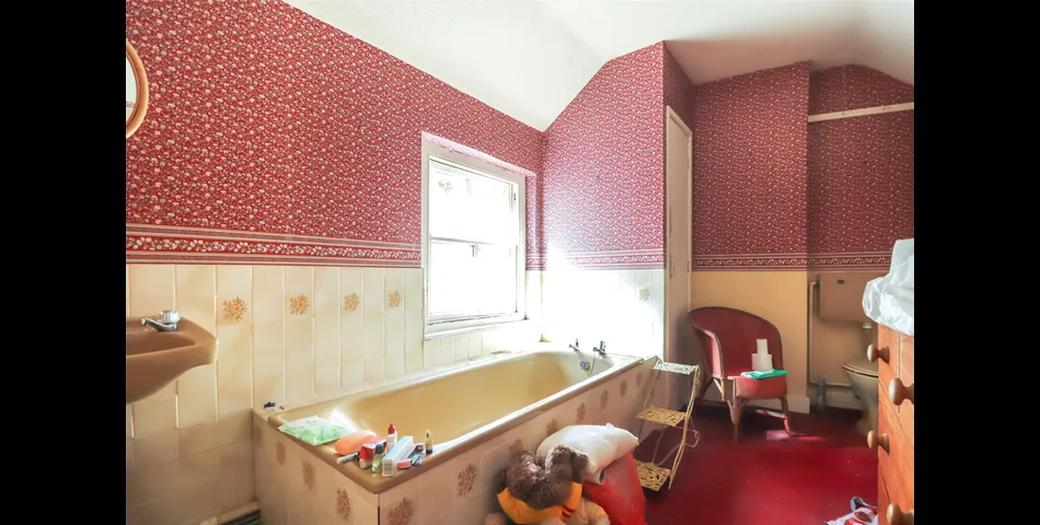 TWO BEDROOM END OF TERRACEREQUIRES FULL MODERNISATION PERIOD PROPERTY IN BIDEFORD