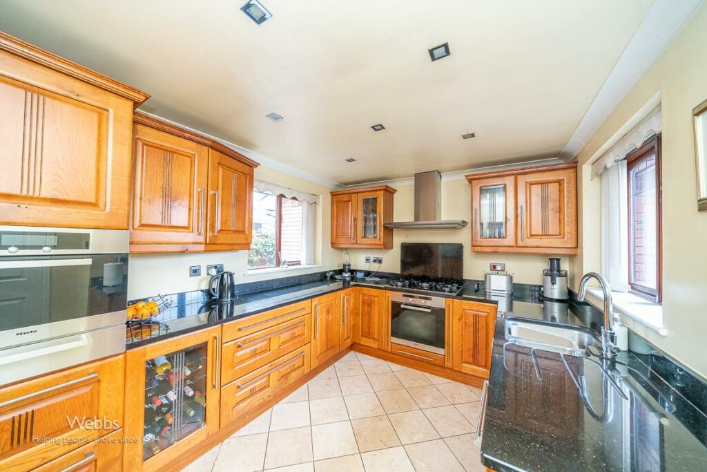 4 bed Detached