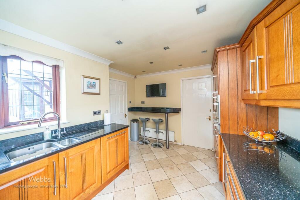 4 bed Detached