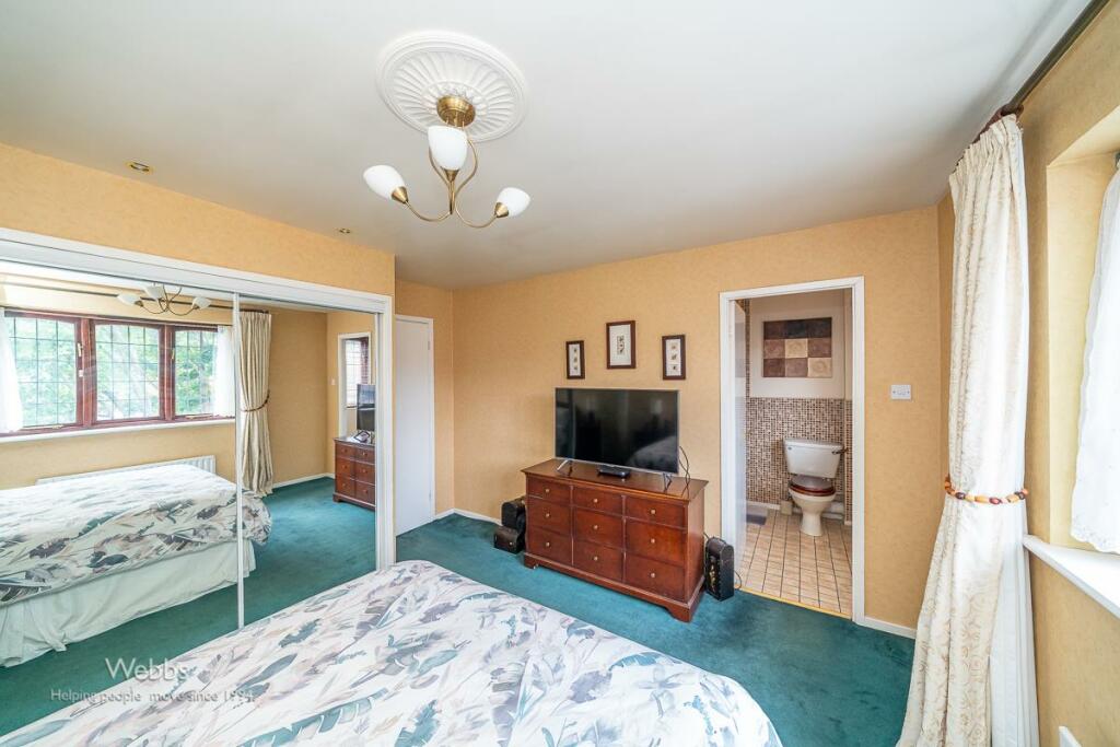 4 bed Detached