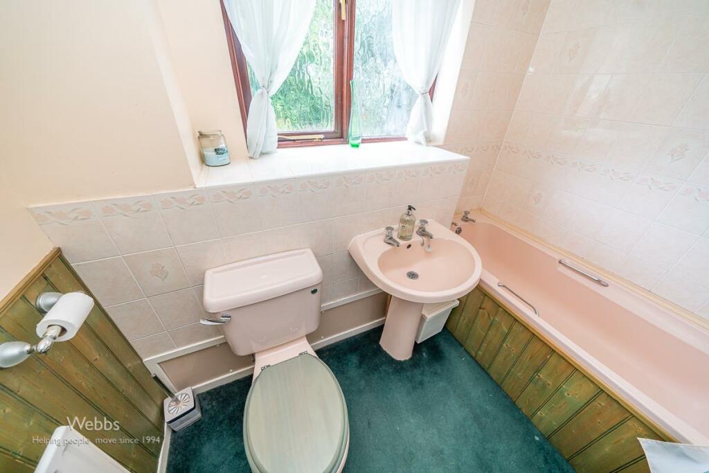 4 bed Detached