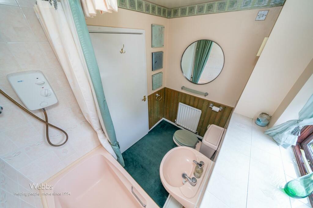 4 bed Detached