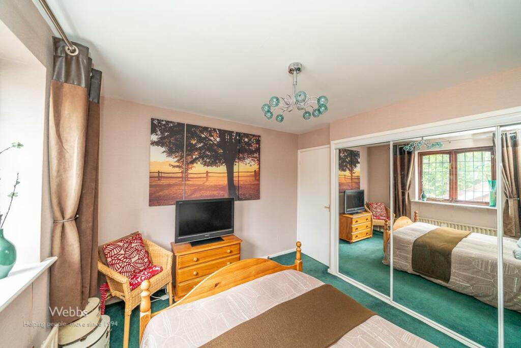 4 bed Detached