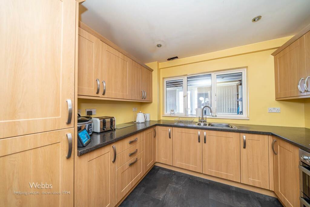 3 bed End of Terrace
