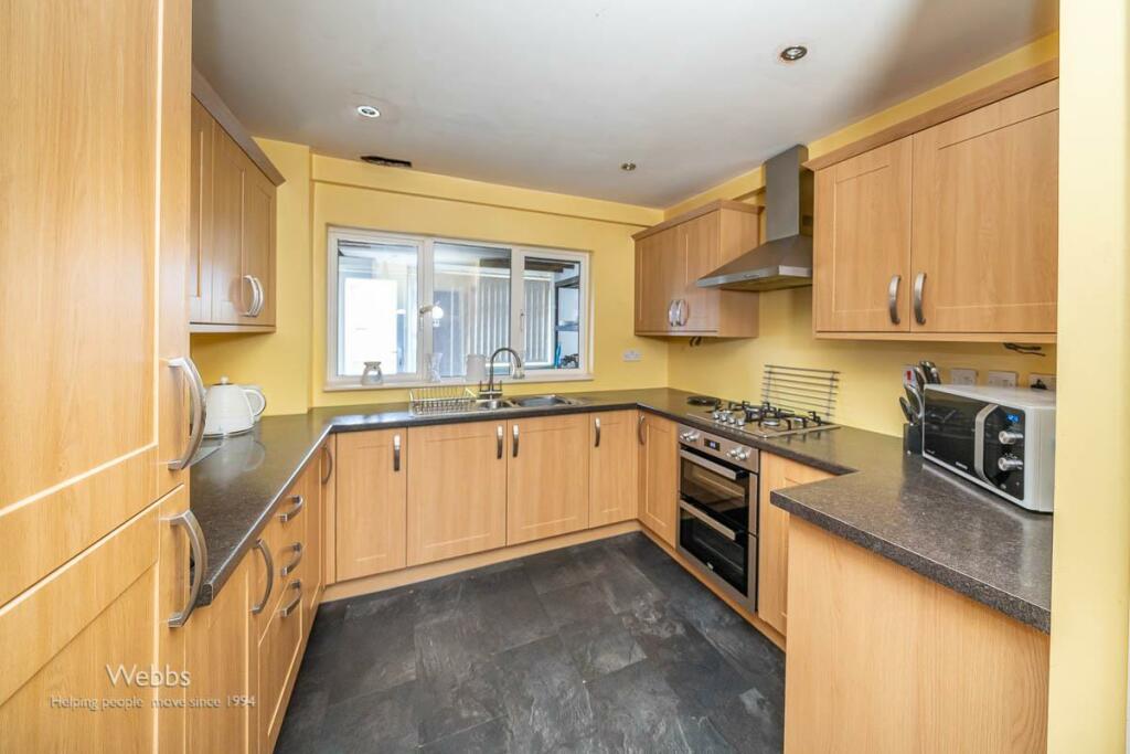 3 bed End of Terrace