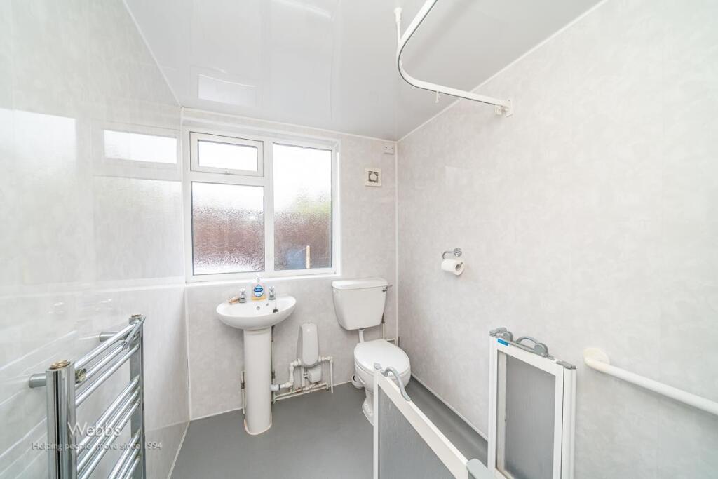 4 bed Detached Bungalow