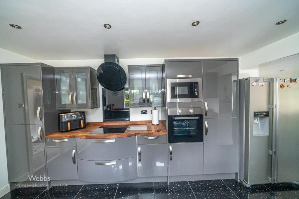 4 bed Detached Bungalow
