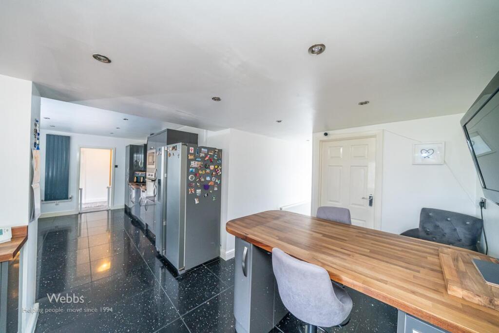 4 bed Detached Bungalow