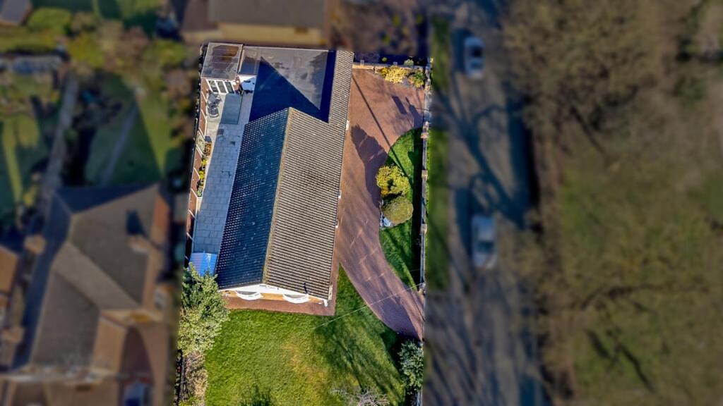 4 bed Detached Bungalow