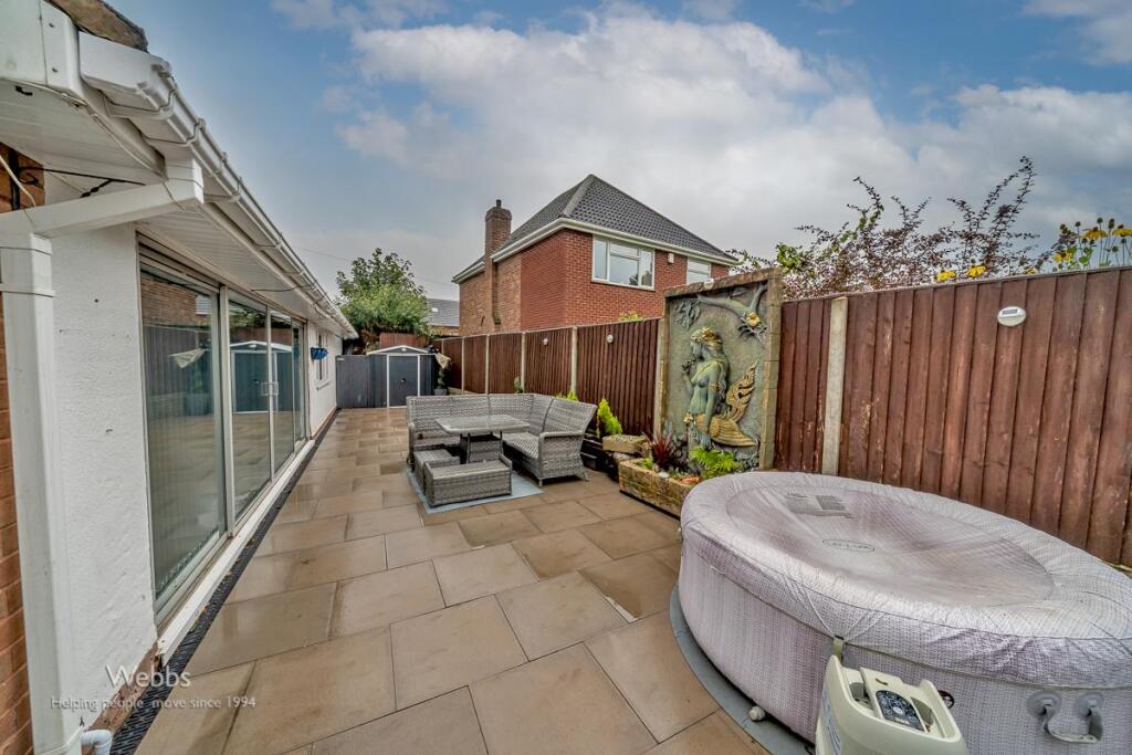 4 bed Detached Bungalow
