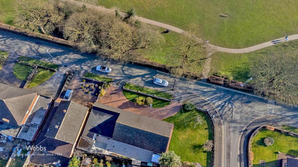 4 bed Detached Bungalow