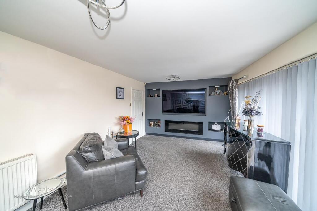 4 bed Detached Bungalow