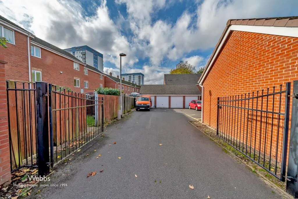 4 bed Town House