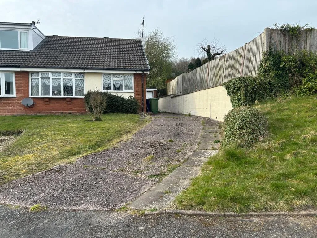 2 bed Semi-Detached Bungalow
