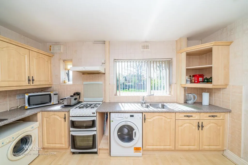 4 bed Semi-Detached