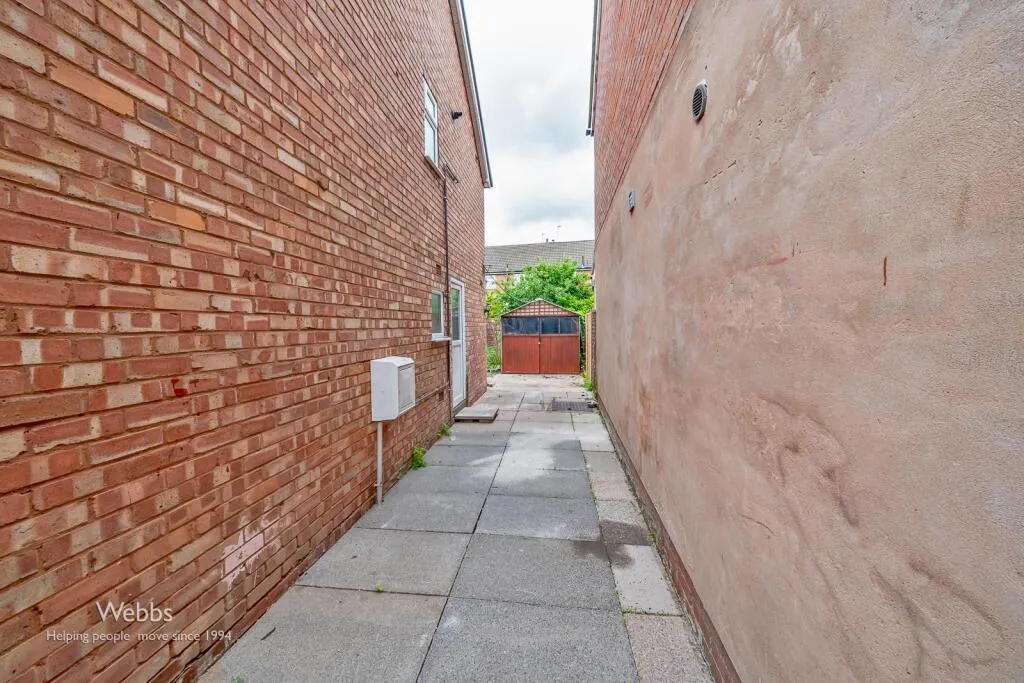 4 bed Semi-Detached