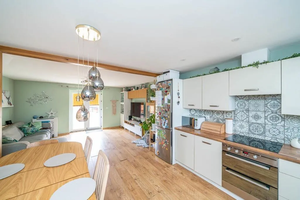 4 bed Semi-Detached