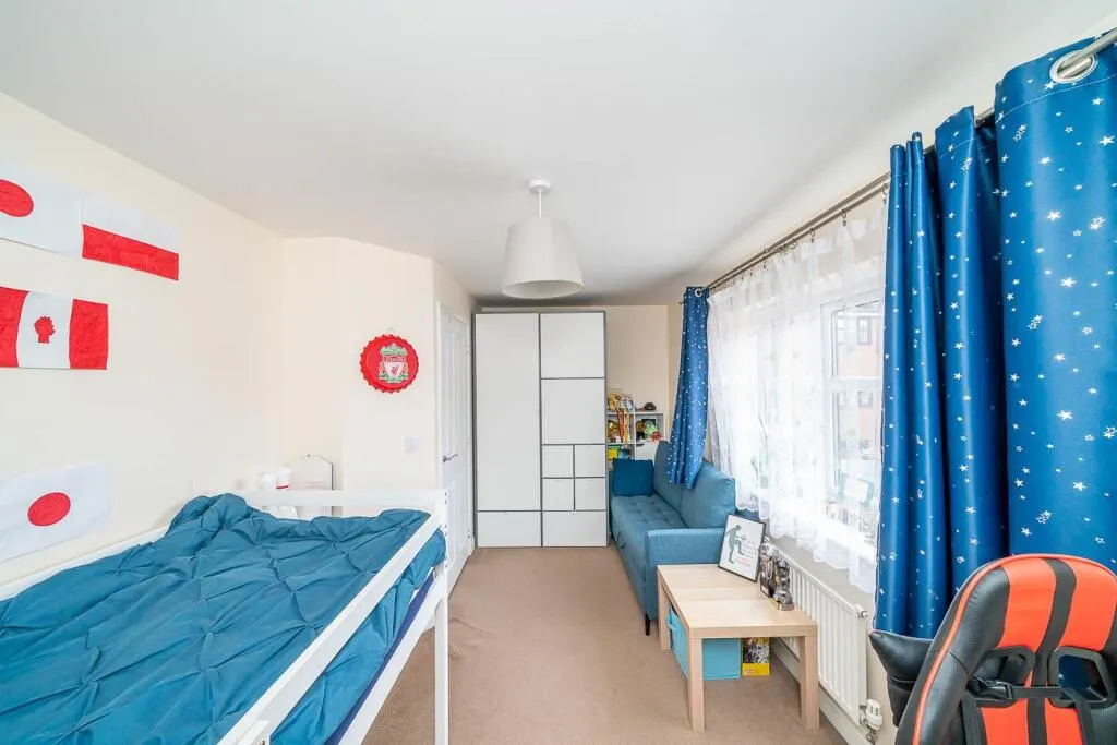 4 bed Semi-Detached