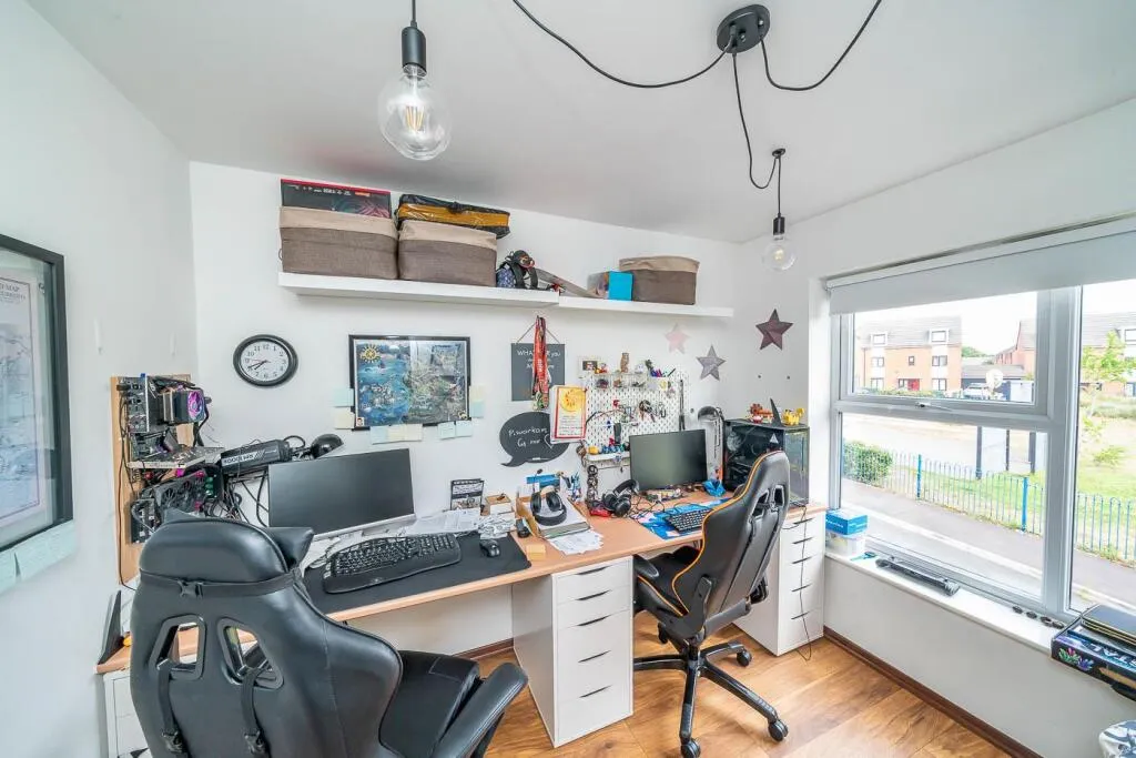 4 bed Semi-Detached