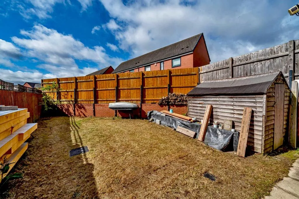 4 bed Semi-Detached