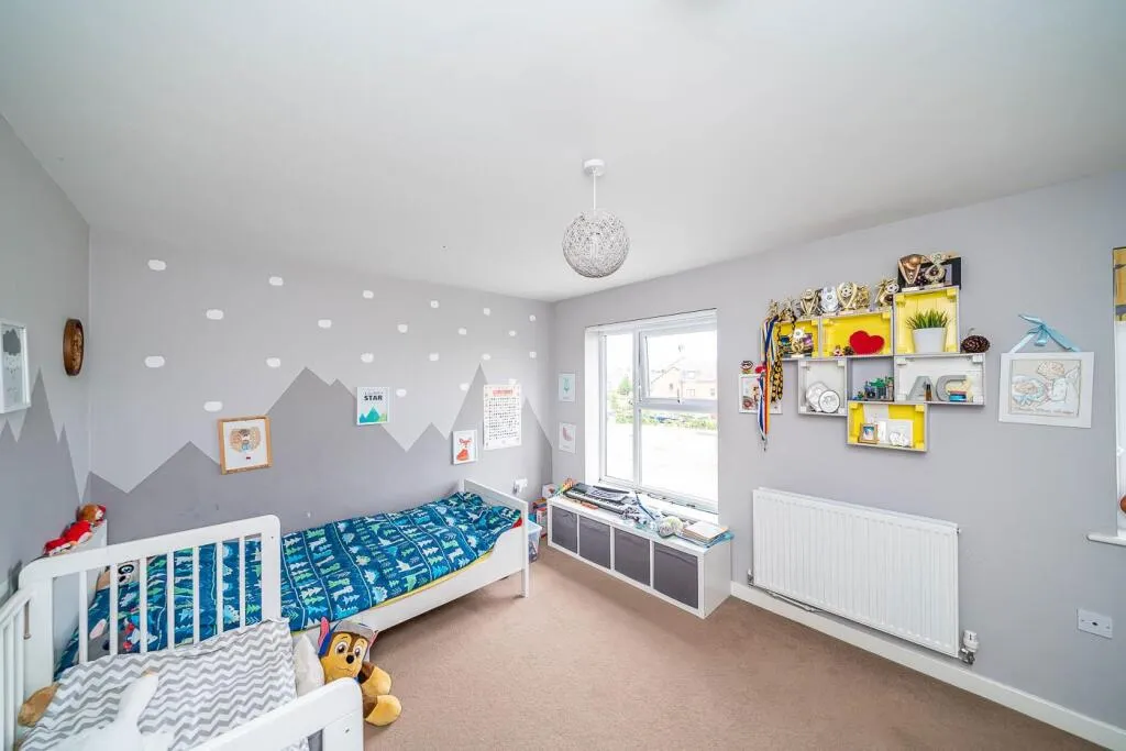 4 bed Semi-Detached