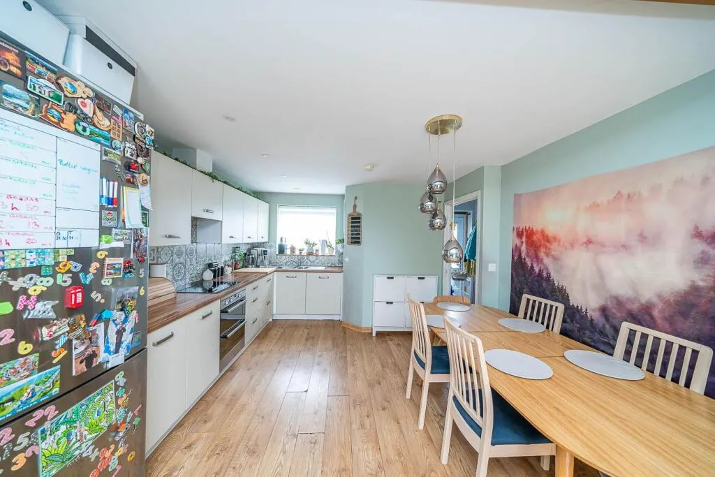 4 bed Semi-Detached