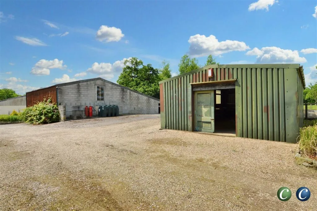 5 bed Detached