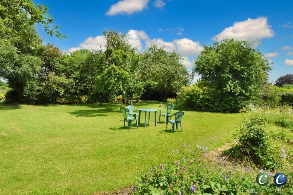 5 bed Detached