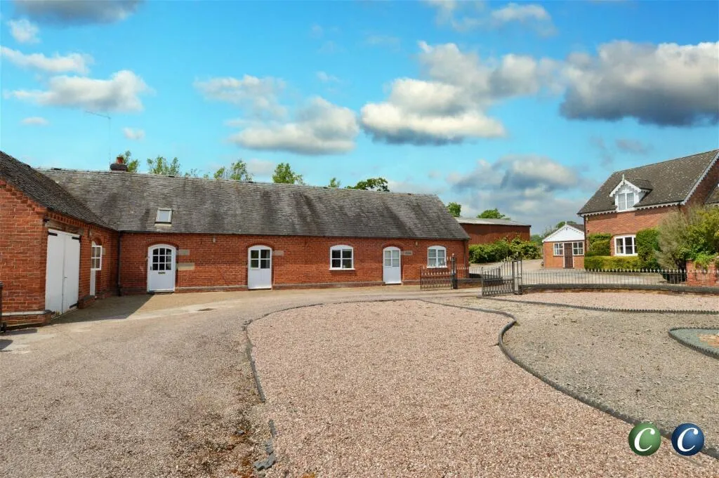 5 bed Detached