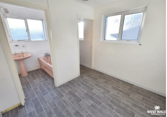 4 bed Terraced
