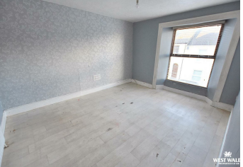 4 bed Terraced