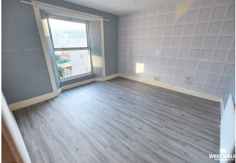4 bed Terraced