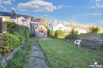 4 bed Terraced