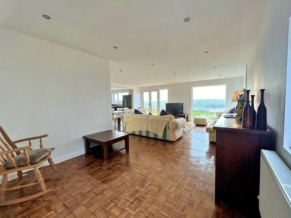 4 bed Detached Bungalow