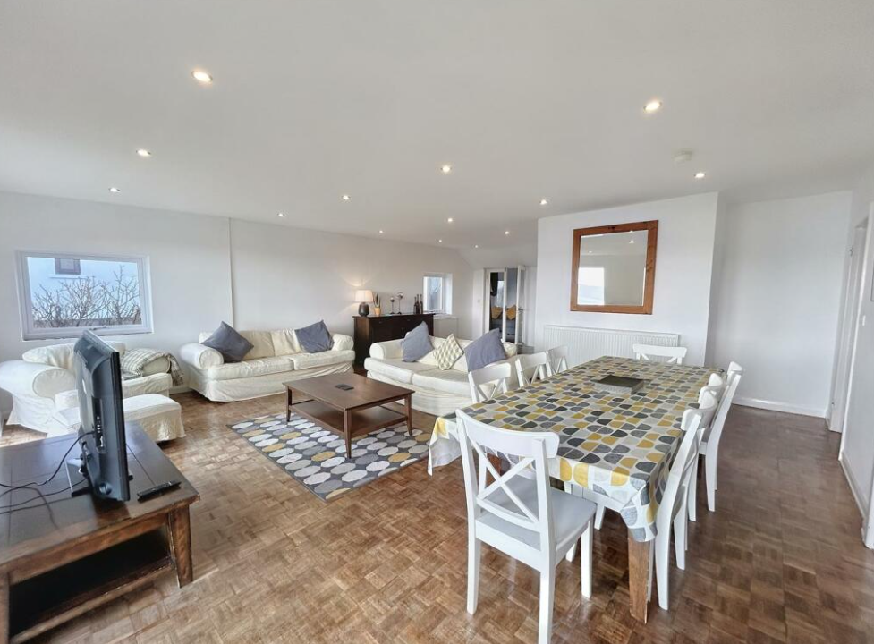 4 bed Detached Bungalow