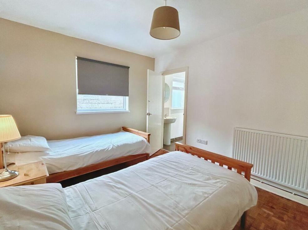 4 bed Detached Bungalow