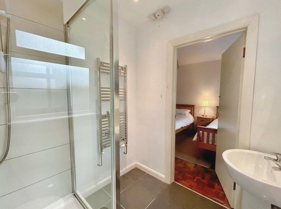 4 bed Detached Bungalow
