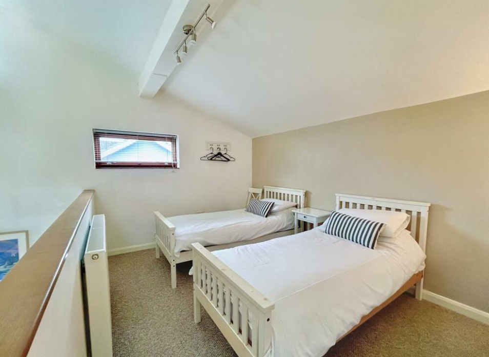 4 bed Detached Bungalow