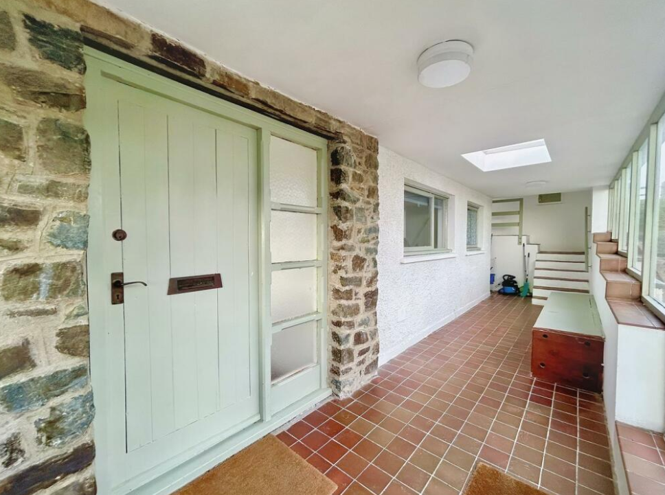 4 bed Detached Bungalow