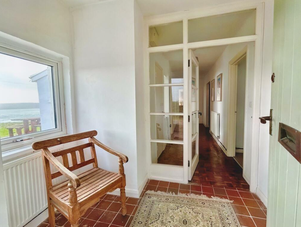 4 bed Detached Bungalow