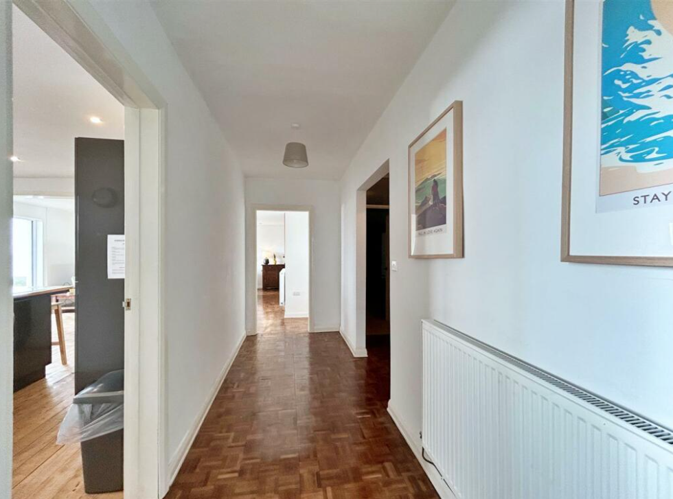4 bed Detached Bungalow